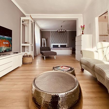CASA REHSE - Stilvolles Apartment - 24h-Self-Check-in - kostenlos Parken&WLAN - ÖPNV 80 Meter - 55Zoll-TV Erfurt Exterior foto
