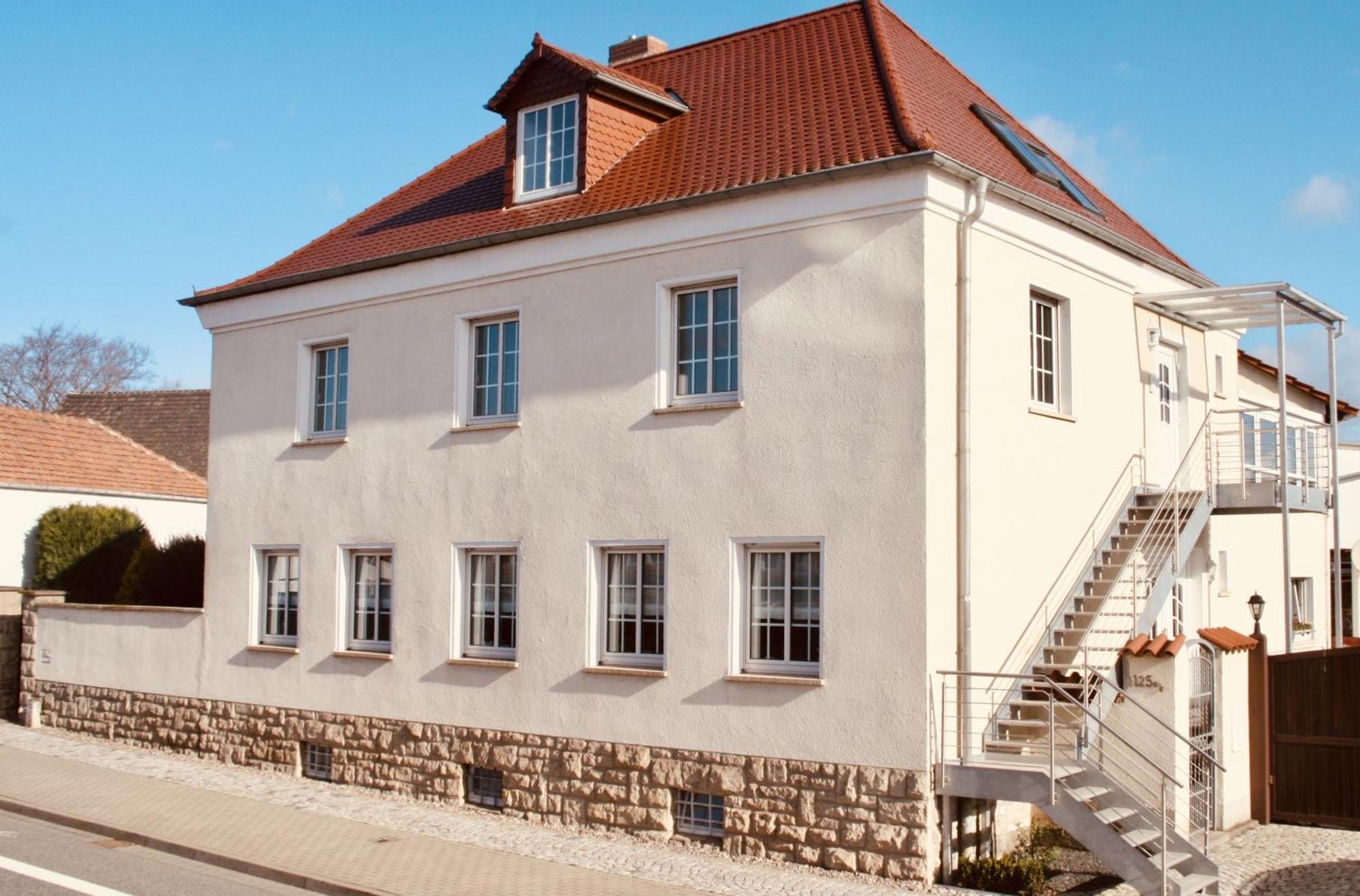 CASA REHSE - Stilvolles Apartment - 24h-Self-Check-in - kostenlos Parken&WLAN - ÖPNV 80 Meter - 55Zoll-TV Erfurt Exterior foto